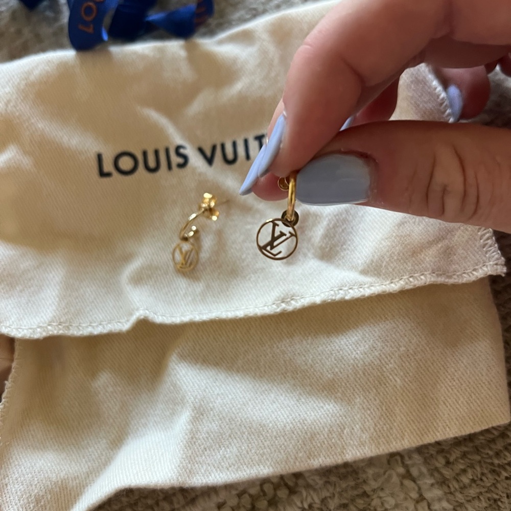 Louis Vuitton Blooming Earrings Gold